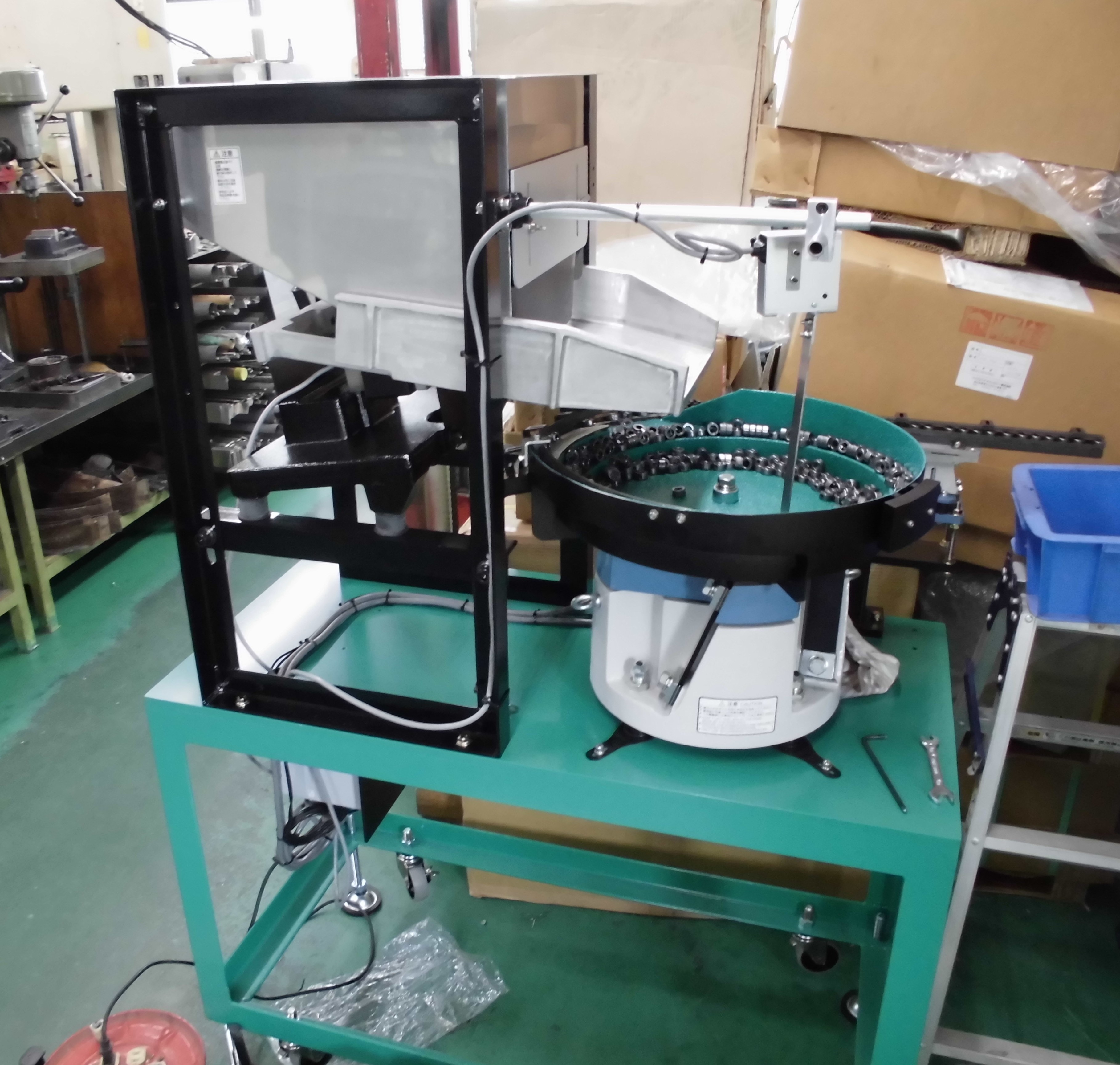 金属部品フィーダー